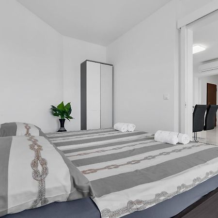 Apartment Navis, Sea View Макарска Экстерьер фото