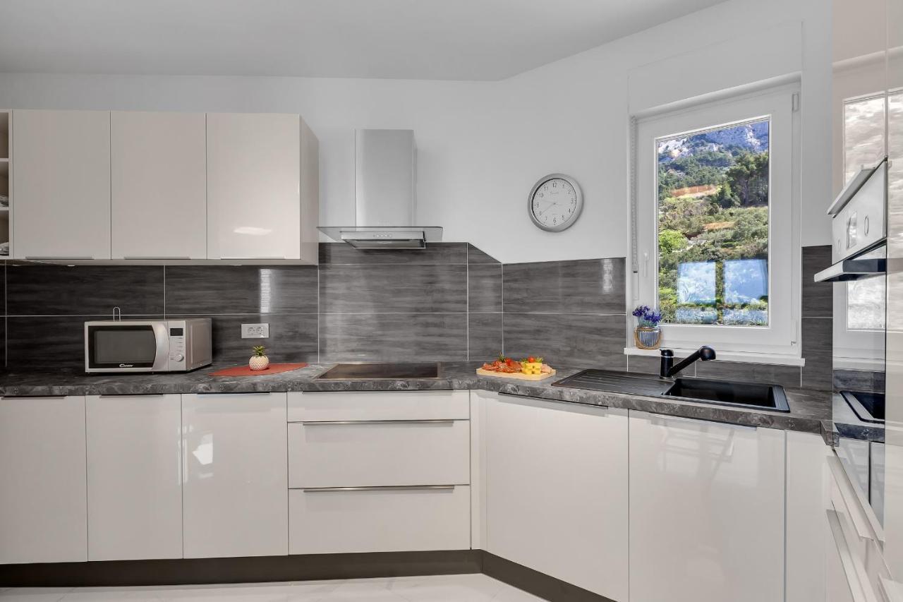Apartment Navis, Sea View Макарска Экстерьер фото