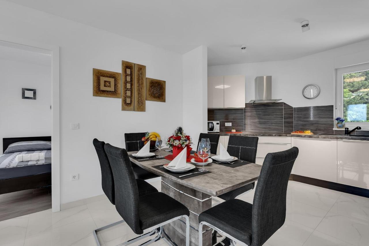 Apartment Navis, Sea View Макарска Экстерьер фото