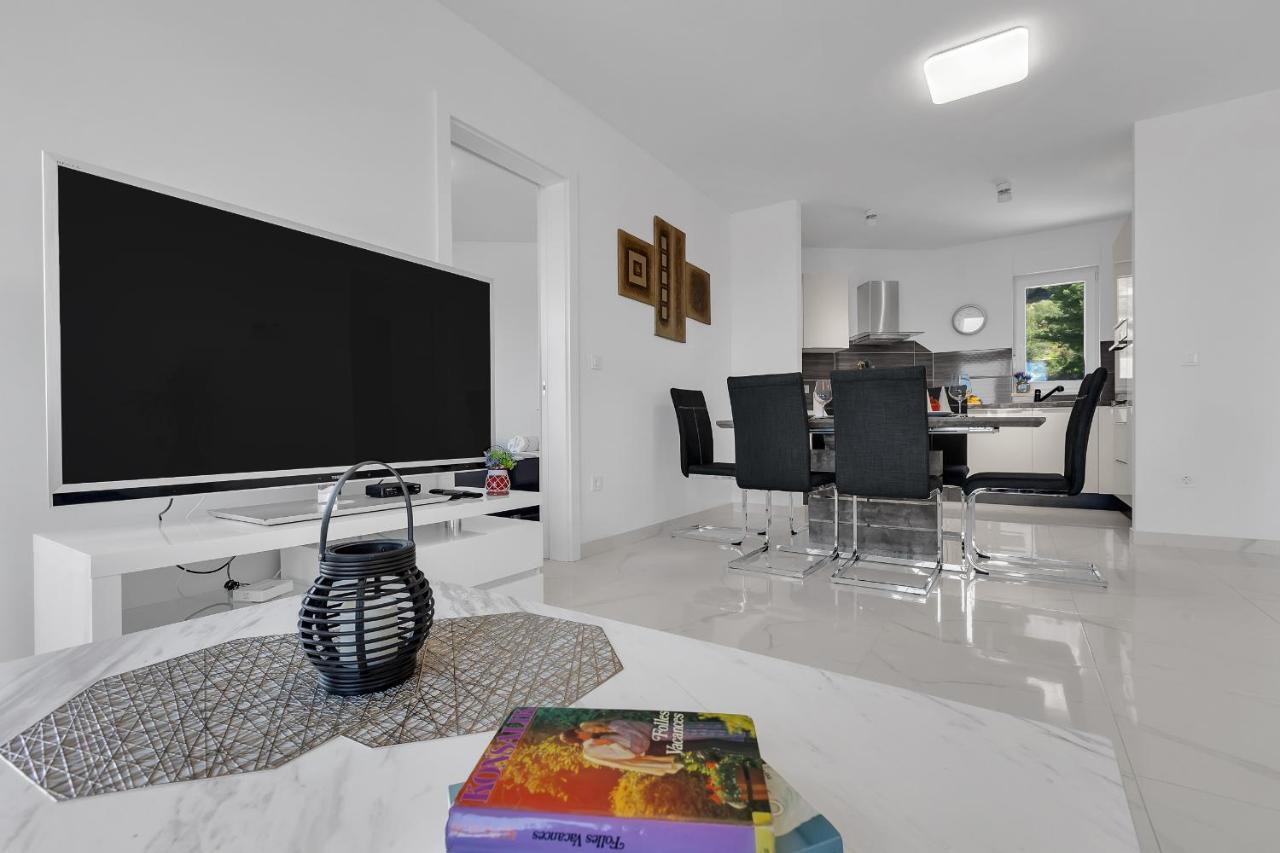 Apartment Navis, Sea View Макарска Экстерьер фото