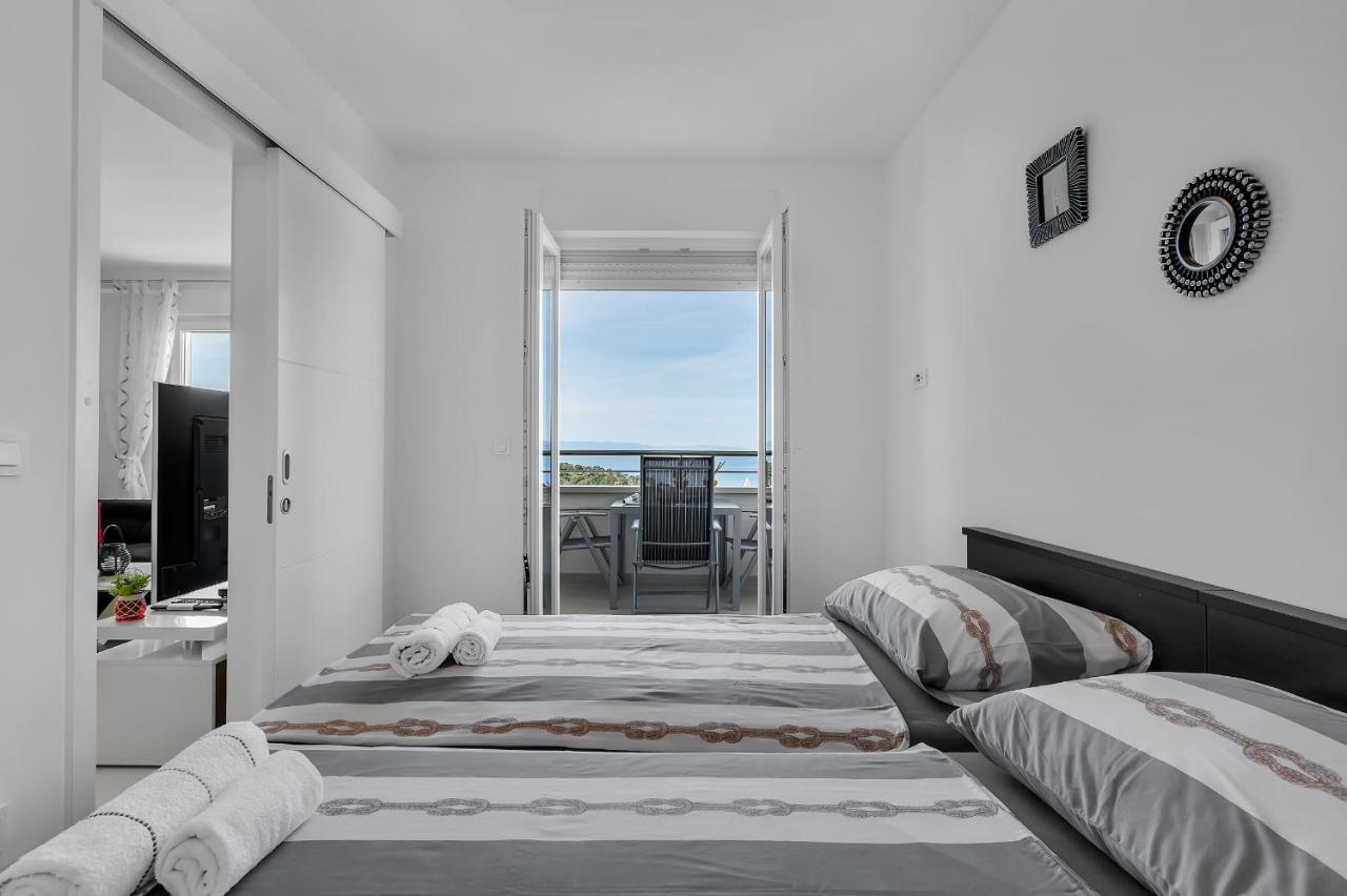 Apartment Navis, Sea View Макарска Экстерьер фото